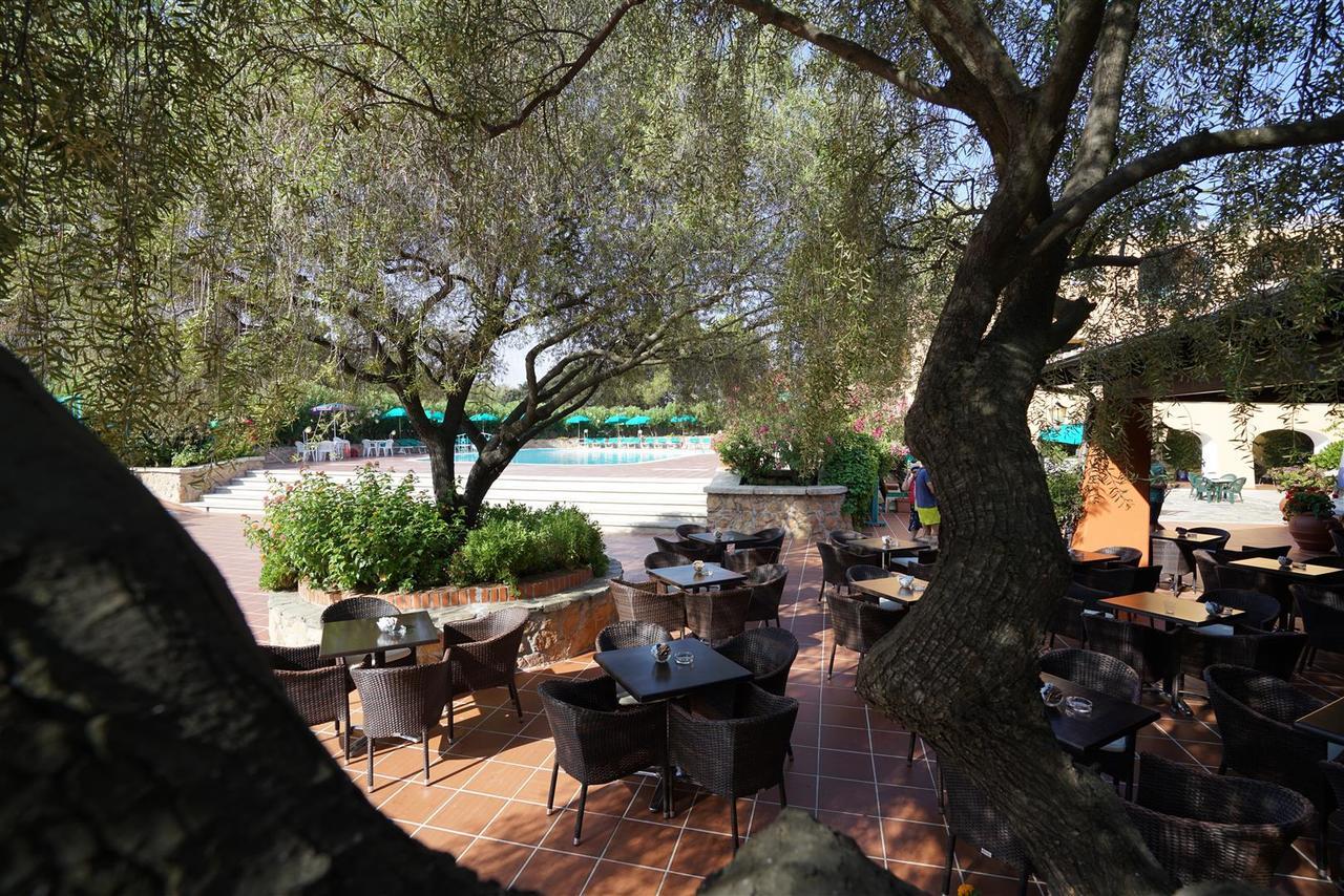 Nicolaus Club Torre Moresca Orosei Exterior foto